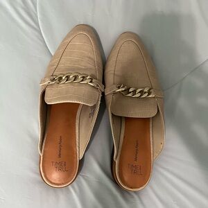 Time and Tru Women's Beige Chain Loafers